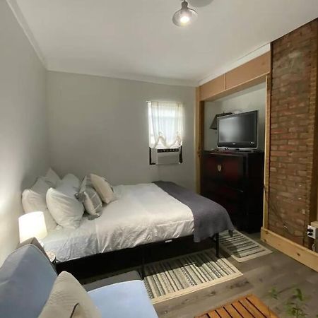 Studio Apt W Garden Kingston Exteriér fotografie